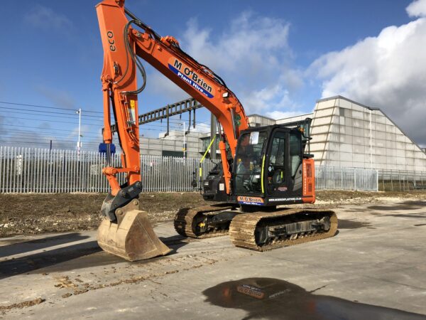 Hitachi ZX135 (15 Tonne ZT Excavator)