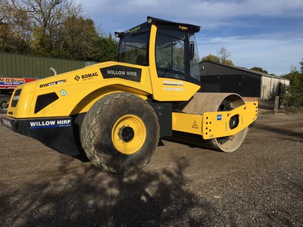 Bomag BW 213 self propelled roller