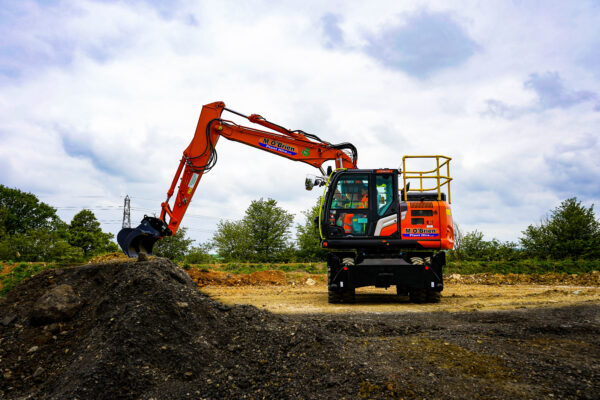 Hitachi ZX135W (14 Tonne Wheeled ZT Excavator) (Copy)